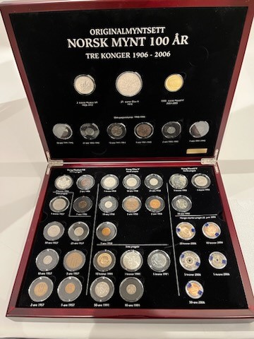 Norsk mynt 100 år 1906-2006 i skrin