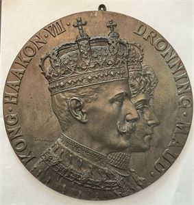 Plakett av den offisielle kroningsmedaljen i 1906. Kv.0