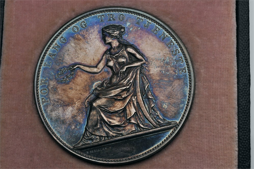 Fortjeneste medalje i sølv. Kv.0